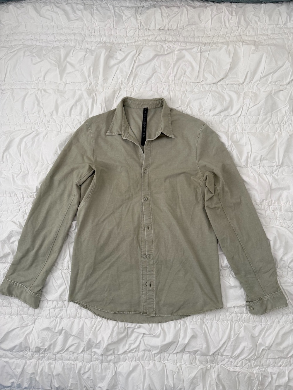 lululemon athletica Men’s Olive Green Lightweight Button-Up Shirt Jacket